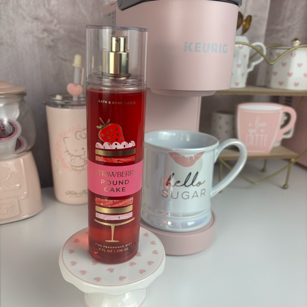 Bath & Body Works strawberry pound cake